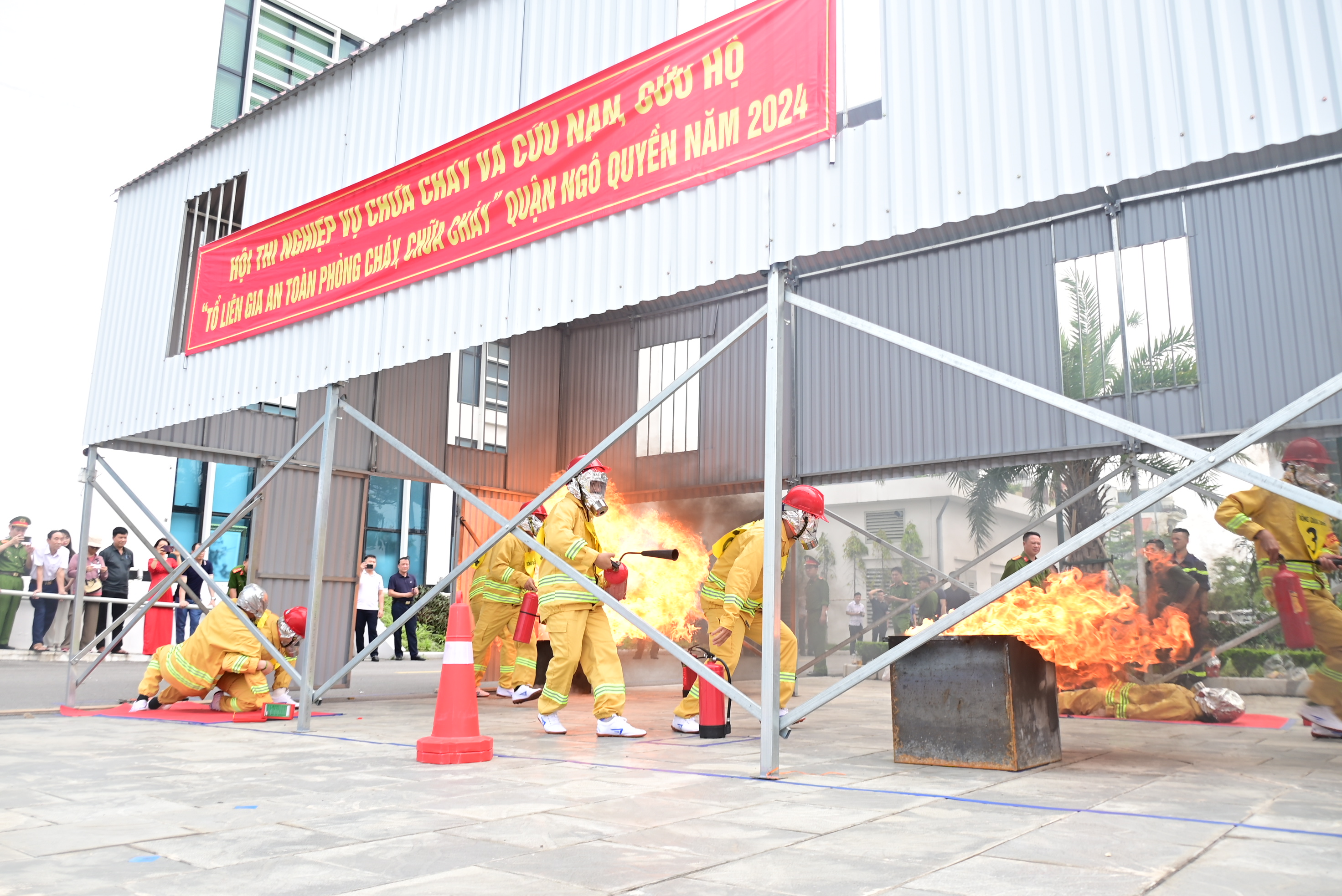 Khối Công an quận duy trì 736 Tổ liên gia an toàn phòng cháy chữa cháy, 1.577 Điểm chữa cháy công cộng